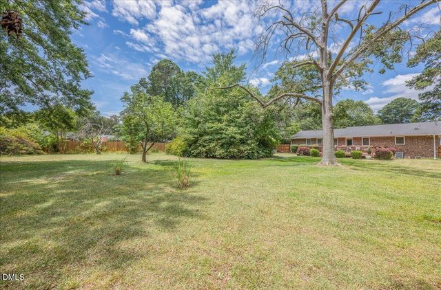 416 E Griswold Street, Selma, NC 27576
