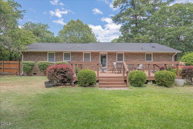 416 E Griswold Street, Selma, NC 27576