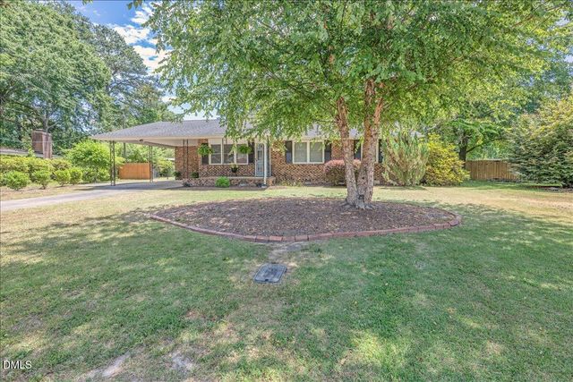 416 E Griswold Street, Selma, NC 27576