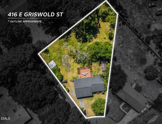 416 E Griswold Street, Selma, NC 27576