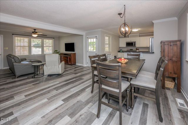 416 E Griswold Street, Selma, NC 27576