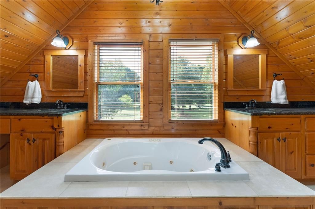 Image 33 of property listing at 442 Cartecay River Run, Ellijay, GA 30536