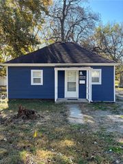 1013 W 2nd Street, Pittsburg, KS 66762