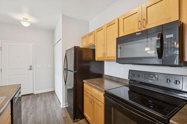 2803 E 38th Street 202, Minneapolis, MN 55406