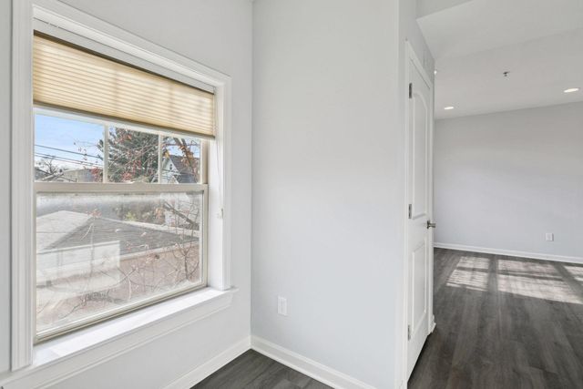 2803 E 38th Street 202, Minneapolis, MN 55406