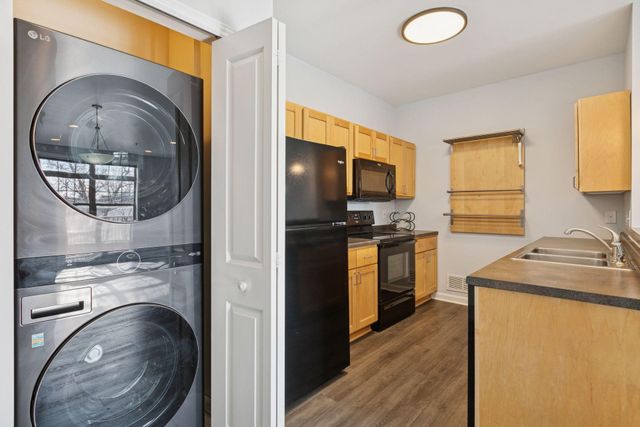 2803 E 38th Street 202, Minneapolis, MN 55406