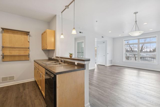 2803 E 38th Street 202, Minneapolis, MN 55406