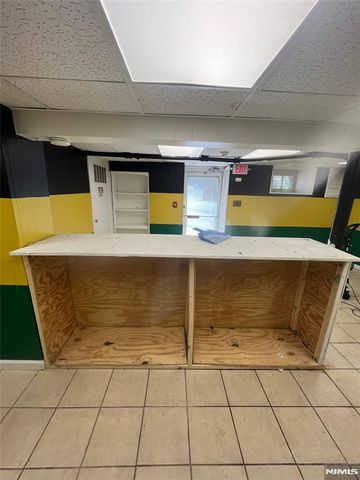 103 Broadway Bsmt, Elmwood Park, NJ 07407