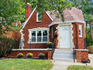 15784 Pinehurst Street, Detroit, MI 48238