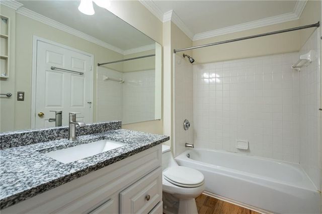 1075 Peachtree Walk NE A205, Atlanta, GA 30309
