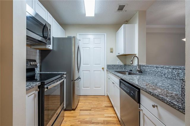 1075 Peachtree Walk NE A205, Atlanta, GA 30309