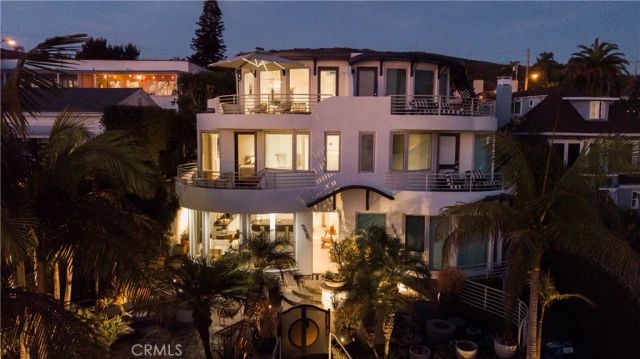 558 Cliff Drive, Laguna Beach, CA 92651