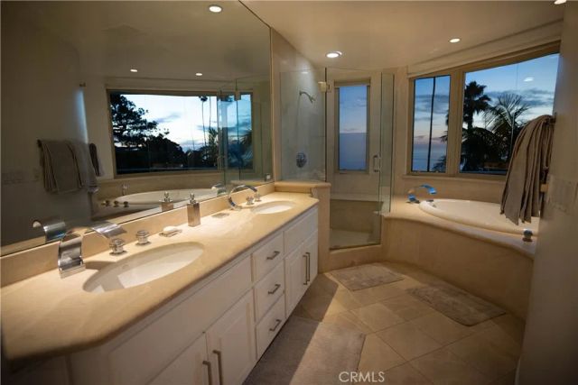 558 Cliff Drive, Laguna Beach, CA 92651