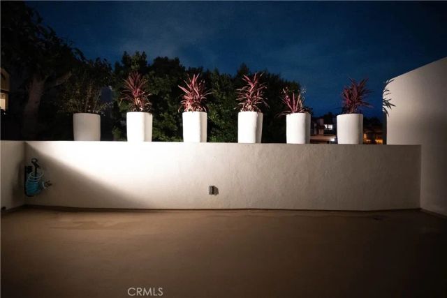 558 Cliff Drive, Laguna Beach, CA 92651