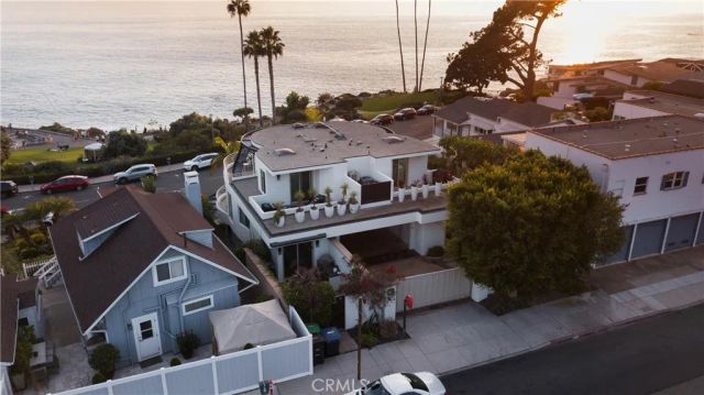 558 Cliff Drive, Laguna Beach, CA 92651