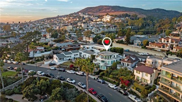 558 Cliff Drive, Laguna Beach, CA 92651