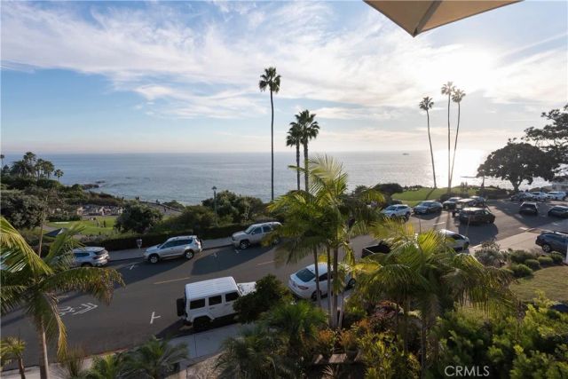 558 Cliff Drive, Laguna Beach, CA 92651