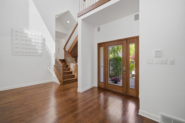 124 Ravinoaks Lane, Highland Park, IL 60035
