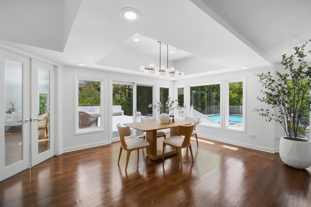 124 Ravinoaks Lane, Highland Park, IL 60035