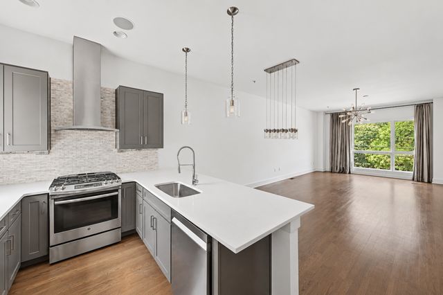 709 Bradford Ave, Nashville, TN 37204