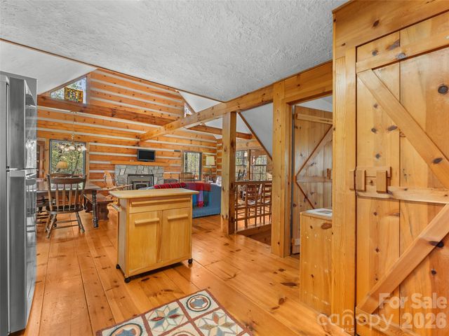 178 Tablerock Drive, Saluda, NC 28773
