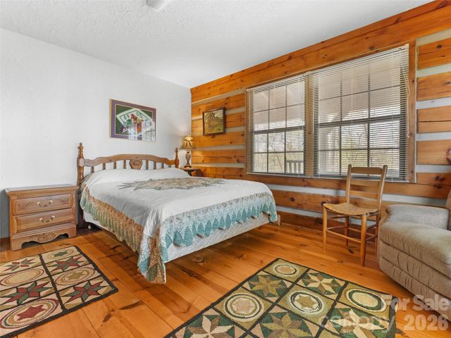 178 Tablerock Drive, Saluda, NC 28773