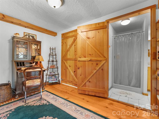178 Tablerock Drive, Saluda, NC 28773