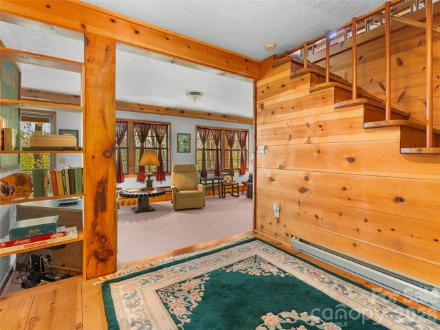 178 Tablerock Drive, Saluda, NC 28773