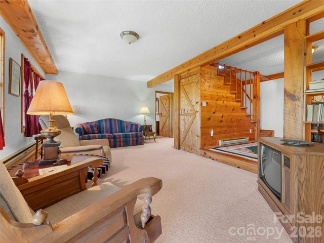 178 Tablerock Drive, Saluda, NC 28773