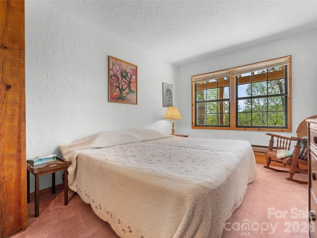 178 Tablerock Drive, Saluda, NC 28773
