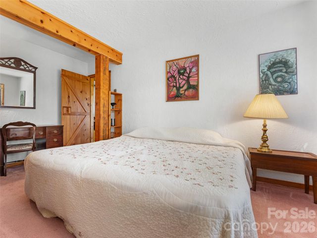 178 Tablerock Drive, Saluda, NC 28773