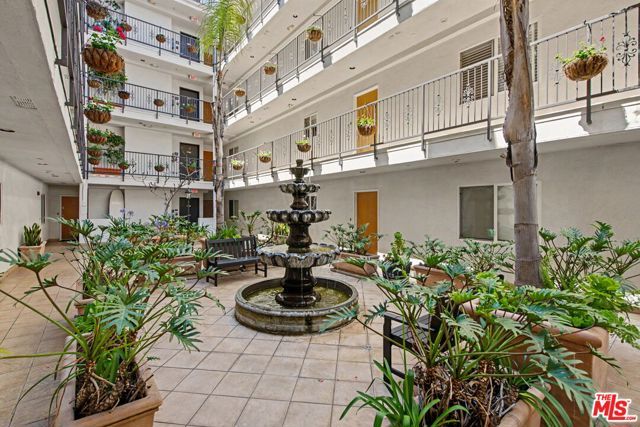 1878 Greenfield Avenue PH5, Los Angeles, CA 90025