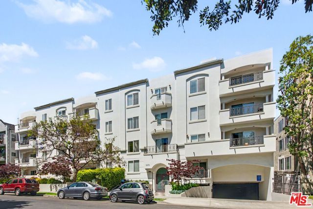 1878 Greenfield Avenue PH5, Los Angeles, CA 90025