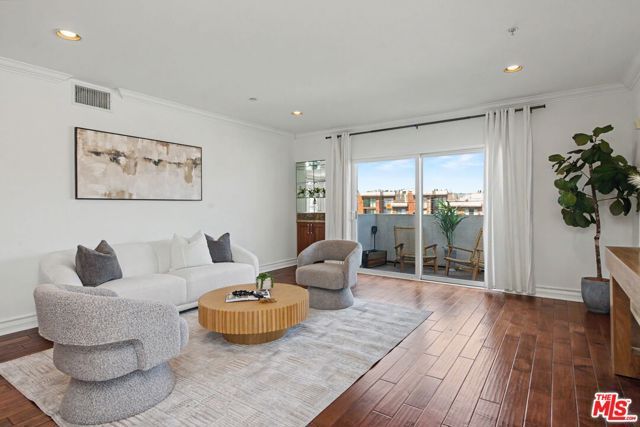 1878 Greenfield Avenue PH5, Los Angeles, CA 90025