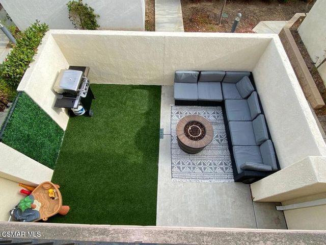 32 Secret Hollow Lane, Newbury Park, CA 91320