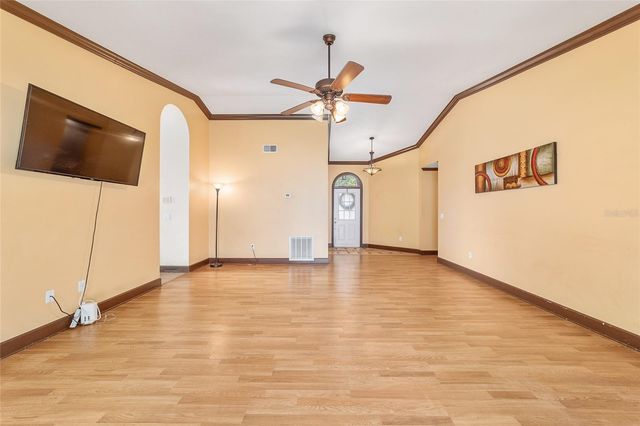 303 OAK TRACK TRAIL, Ocala, FL 34472