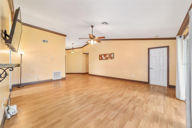 303 OAK TRACK TRAIL, Ocala, FL 34472