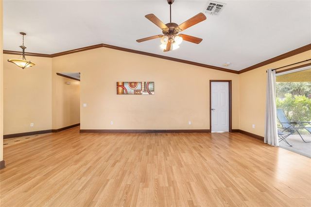 303 OAK TRACK TRAIL, Ocala, FL 34472