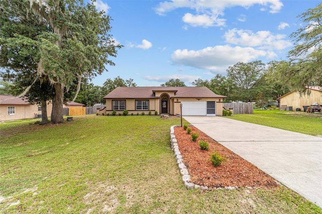 303 OAK TRACK TRAIL, Ocala, FL 34472