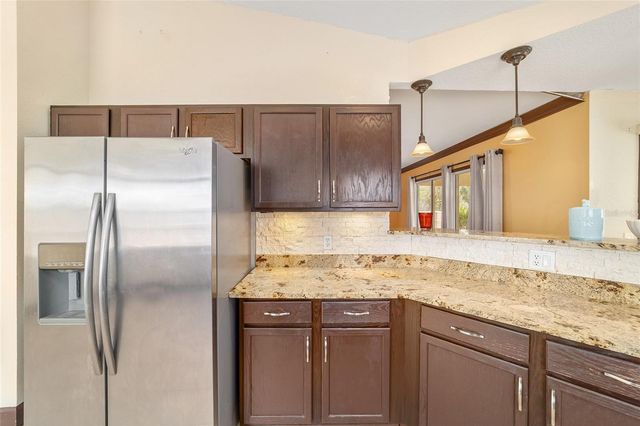 303 OAK TRACK TRAIL, Ocala, FL 34472