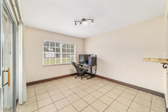 303 OAK TRACK TRAIL, Ocala, FL 34472