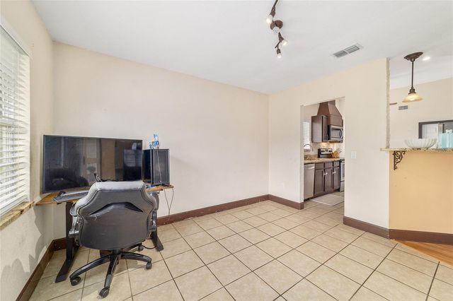 303 OAK TRACK TRAIL, Ocala, FL 34472