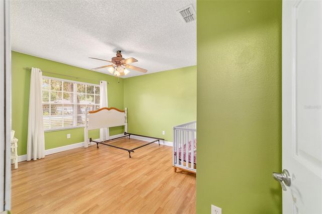 303 OAK TRACK TRAIL, Ocala, FL 34472