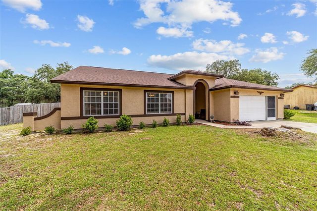 303 OAK TRACK TRAIL, Ocala, FL 34472