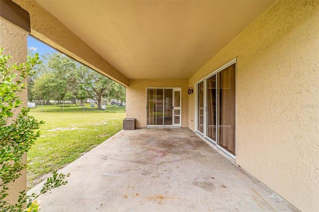 303 OAK TRACK TRAIL, Ocala, FL 34472