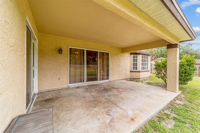 303 OAK TRACK TRAIL, Ocala, FL 34472