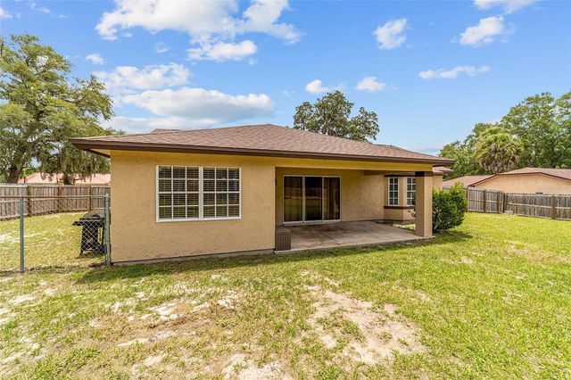 303 OAK TRACK TRAIL, Ocala, FL 34472