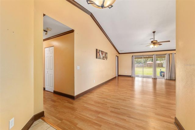 303 OAK TRACK TRAIL, Ocala, FL 34472