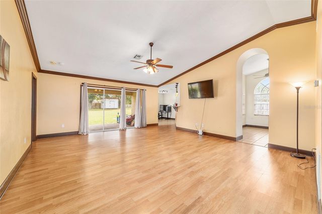 303 OAK TRACK TRAIL, Ocala, FL 34472