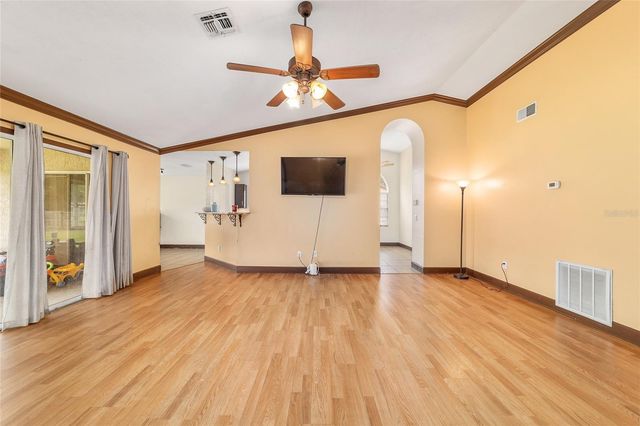 303 OAK TRACK TRAIL, Ocala, FL 34472